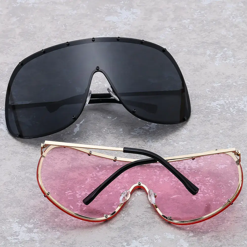One-Piece Sunglasses with Clear Lenses Black - Image 10