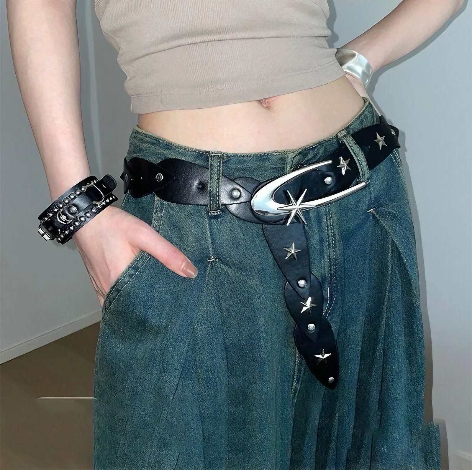 Black Star Belt for Women Retro Waist Accessory - Image 3