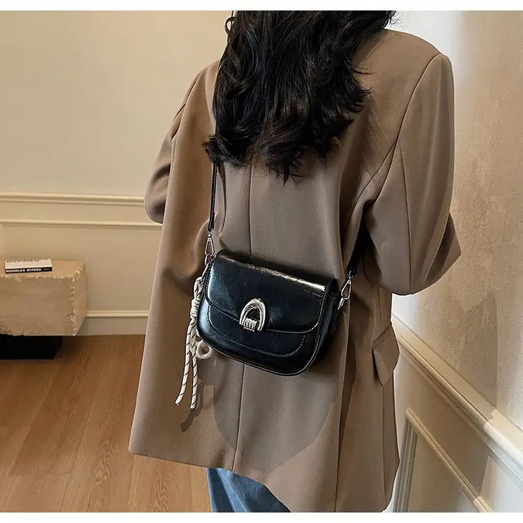 Women Saddle Bag Cream New Arrival 2025 — feature 15