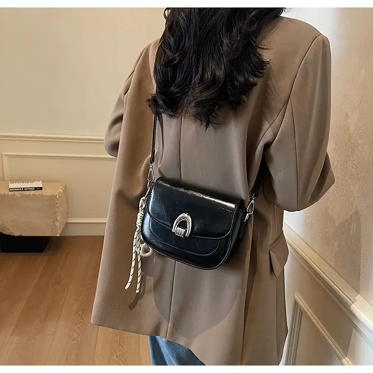 Women Saddle Bag Cream New Arrival 2025 — feature 16