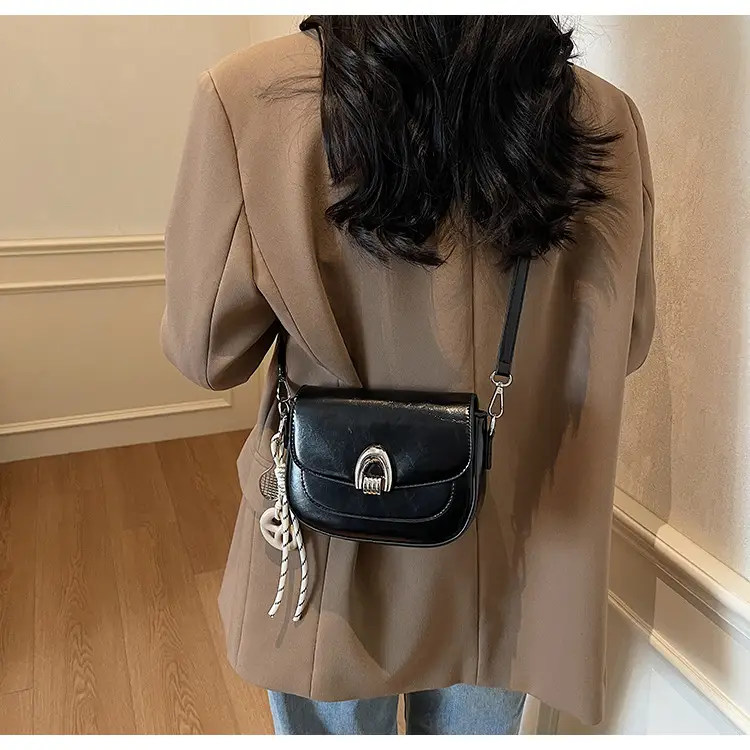 Women Saddle Bag Cream New Arrival 2025 — feature 17