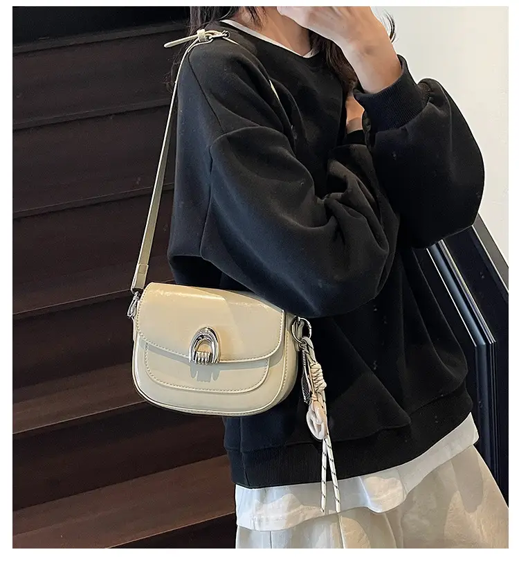 Women Saddle Bag Cream New Arrival 2025 — feature 3