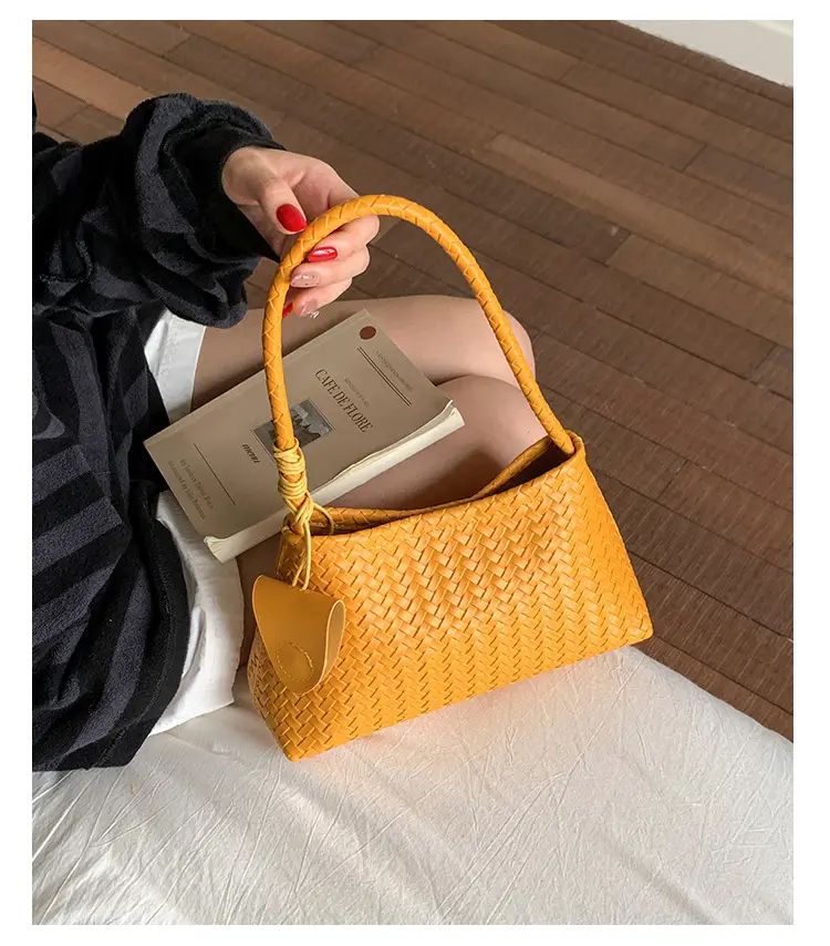 Women's 2025 Trendy White Embroidered Shoulder Bag — feature 9
