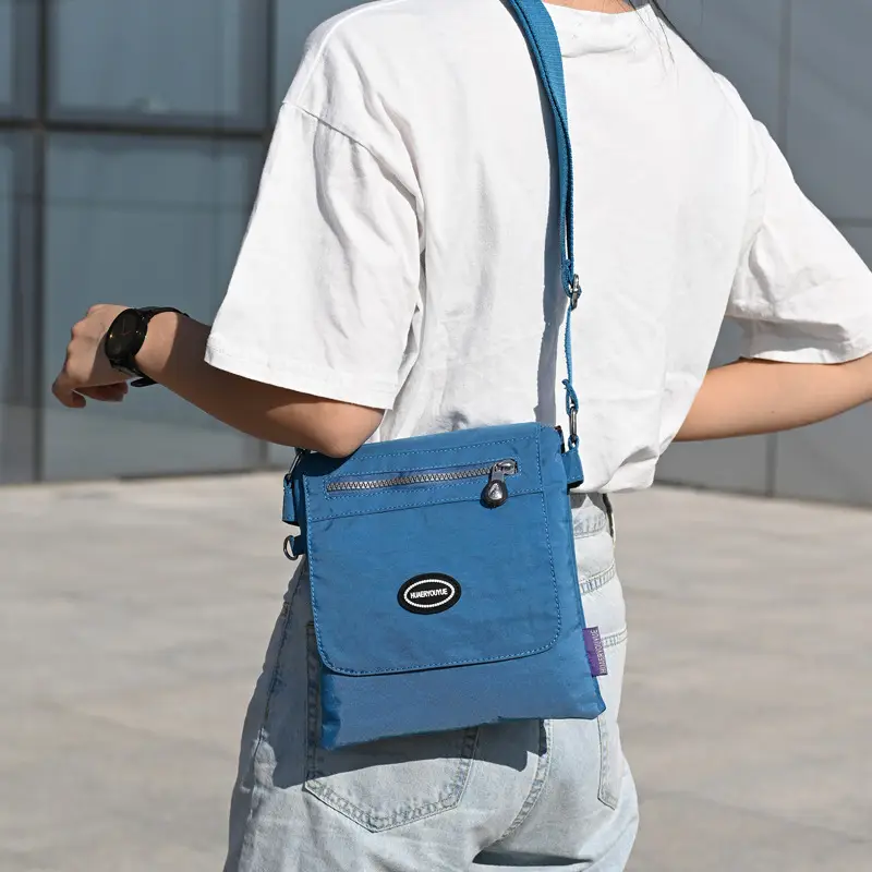Women's Large Capacity Waterproof Crossbody Bag - Image 12