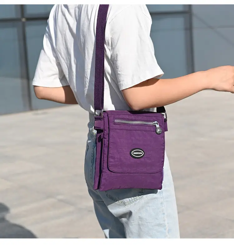 Women's Large Capacity Waterproof Crossbody Bag — feature 11