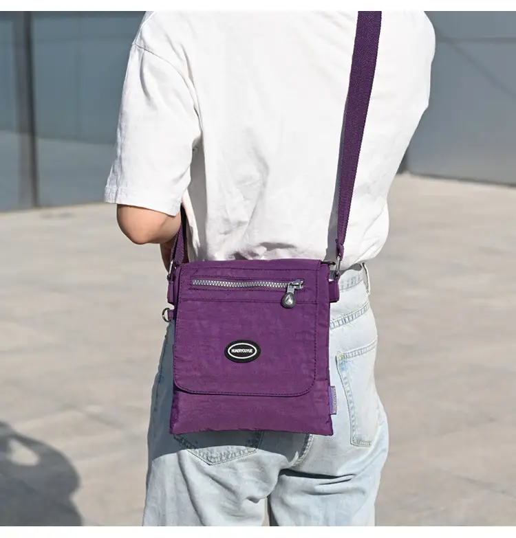 Women's Large Capacity Waterproof Crossbody Bag — feature 12