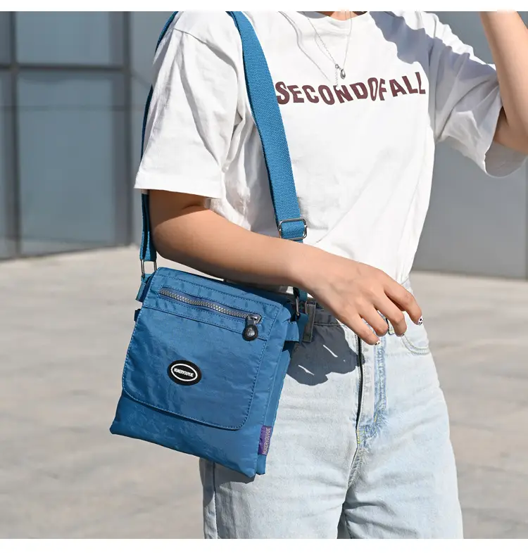 Women's Large Capacity Waterproof Crossbody Bag — feature 15