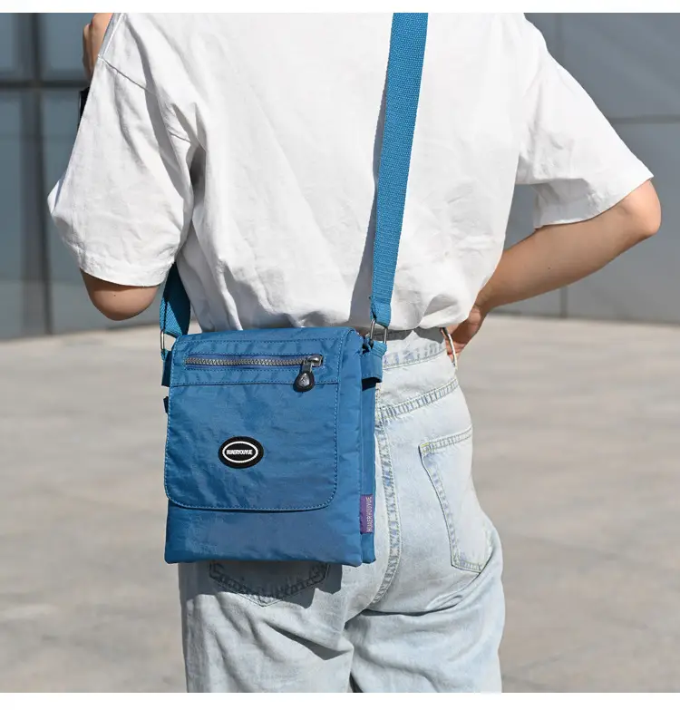 Women's Large Capacity Waterproof Crossbody Bag — feature 18