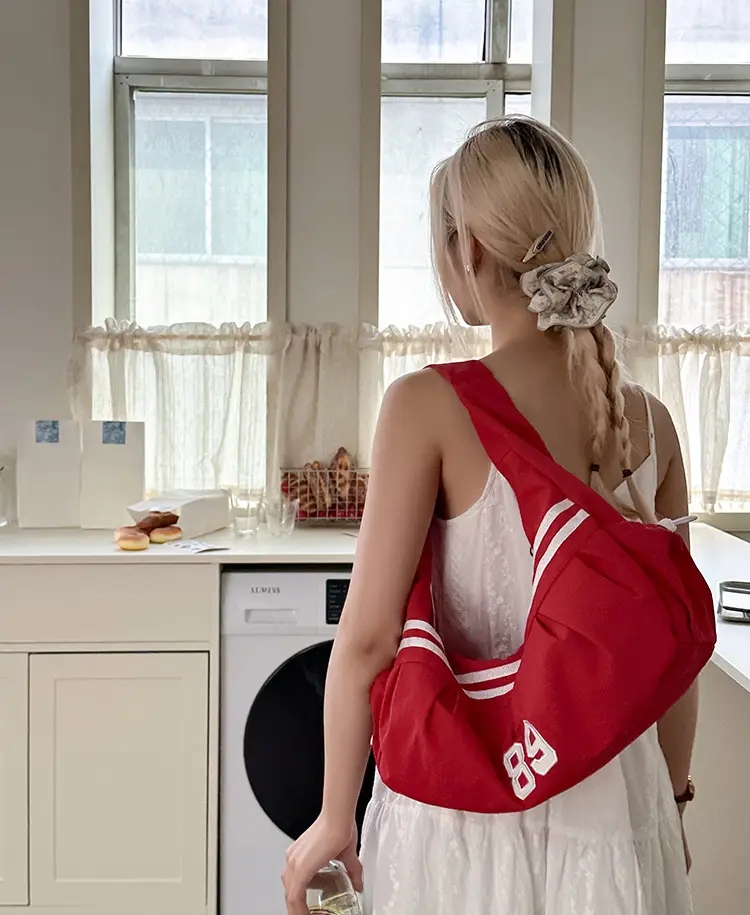Red 889 Sports Bag for Women Large Capacity — feature 16