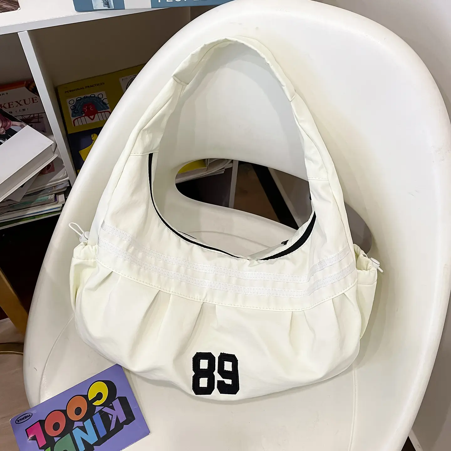 Red 889 Sports Bag for Women Large Capacity - Image 3