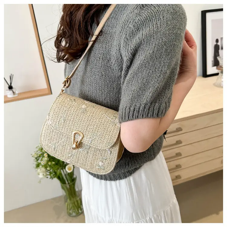 Korean Pattern Lock Crossbody Bag White 2024 — feature 12