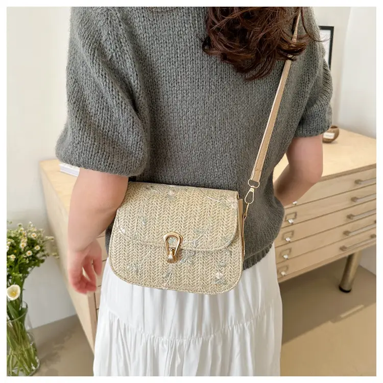 Korean Pattern Lock Crossbody Bag White 2024 — feature 15