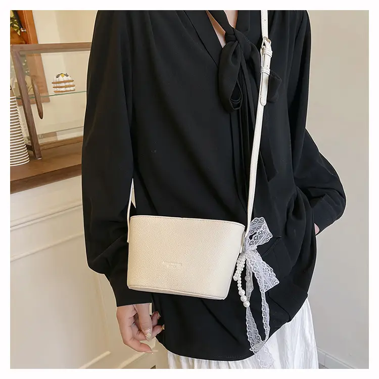 Red Korean Style Women's Shoulder Bag 2025 — feature 12