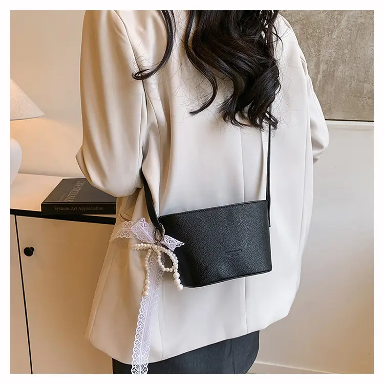 Red Korean Style Women's Shoulder Bag 2025 — feature 19