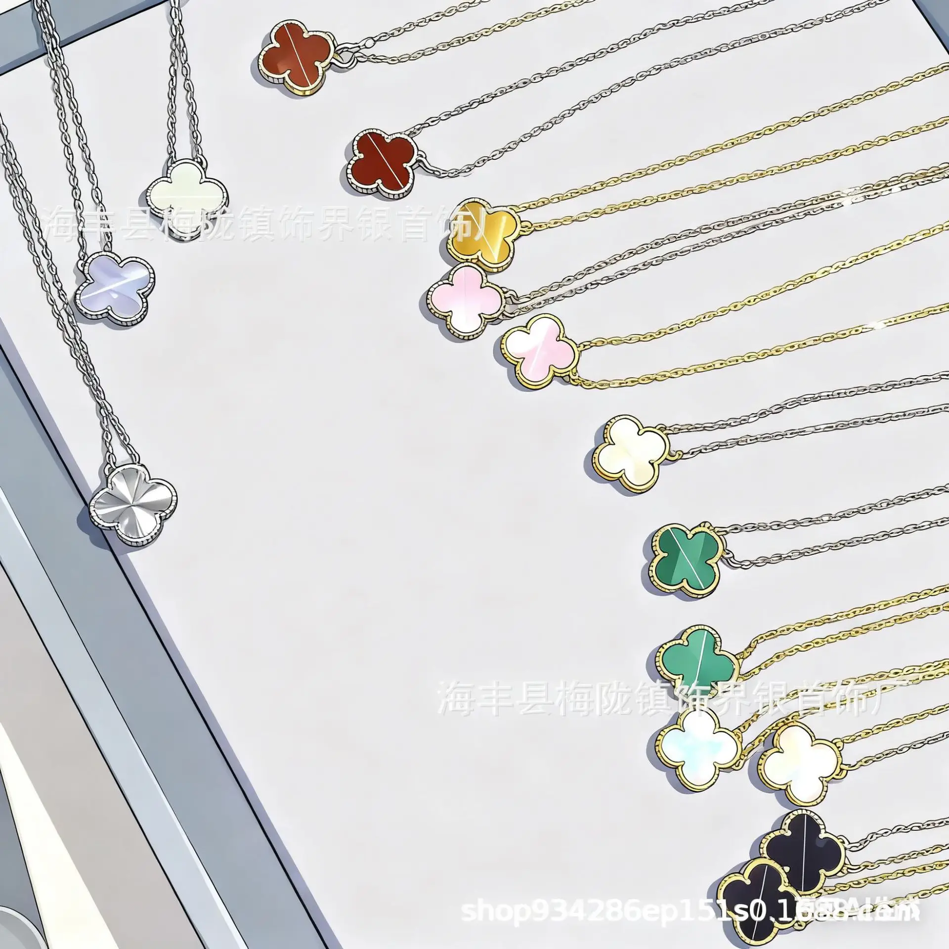Four-Leaf Clover Necklace for Women 18K Gold Rose Gold