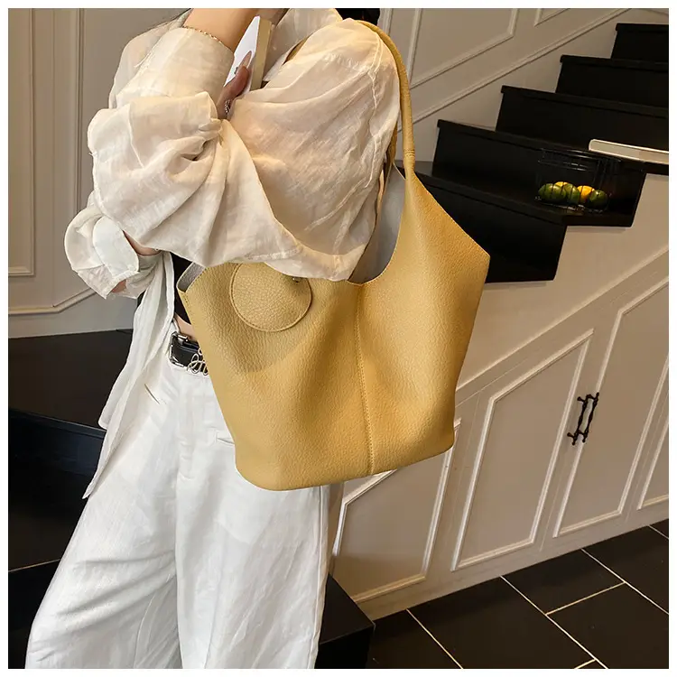 Women Large Capacity Tan Shoulder Bag 2025 — feature 17