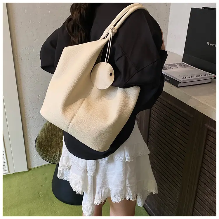 Women Large Capacity Tan Shoulder Bag 2025 — feature 23