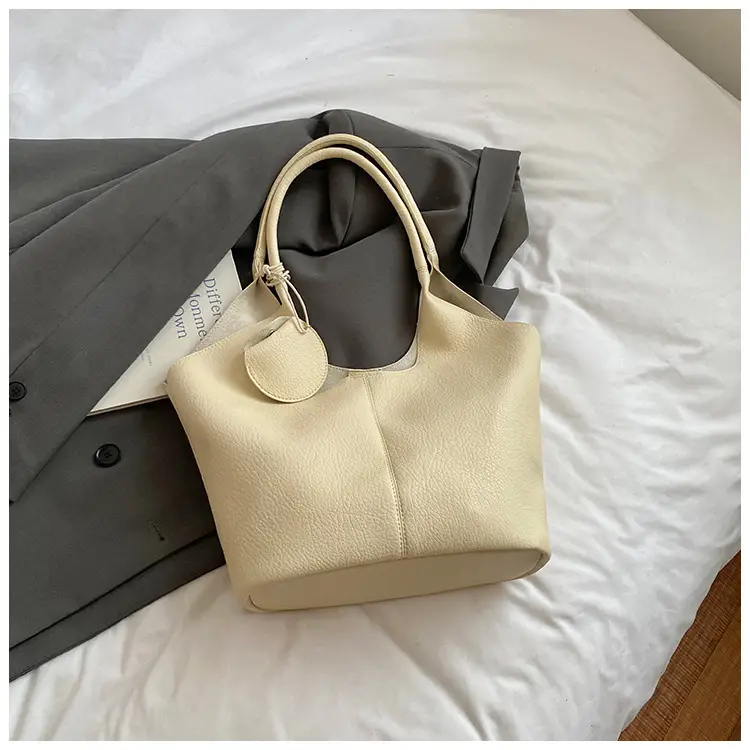 Women Large Capacity Tan Shoulder Bag 2025 — feature 28