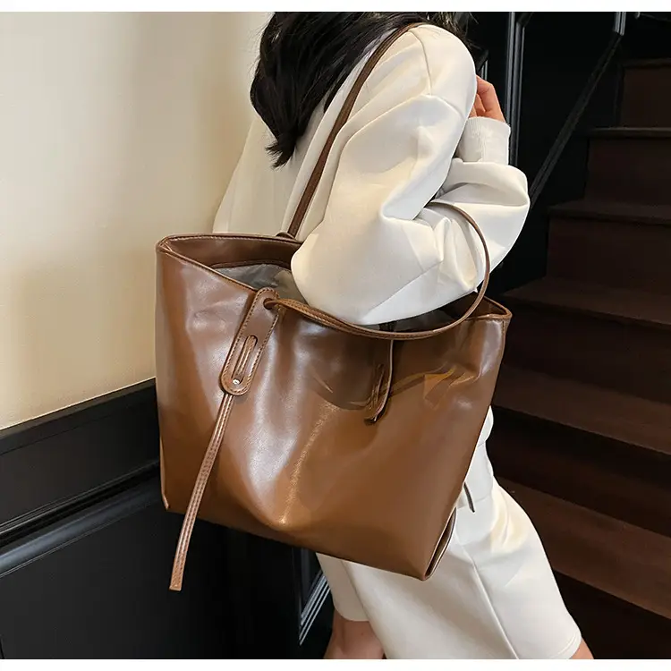 Black Leather Tote Bag for Women Large Capacity Shoulder Bag — feature 20