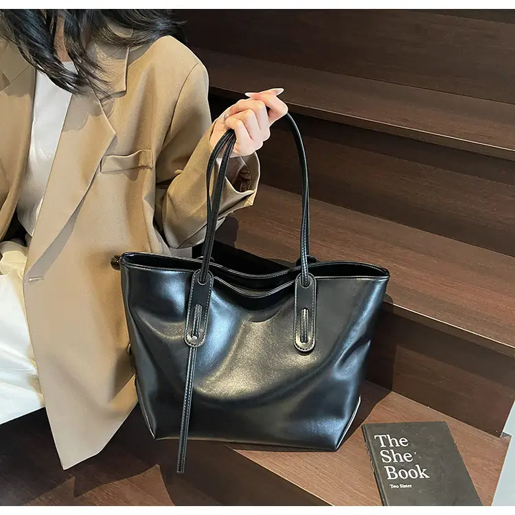 Black Leather Tote Bag for Women Large Capacity Shoulder Bag — feature 24