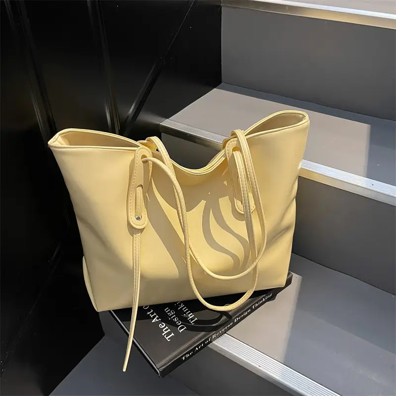 Black Leather Tote Bag for Women Large Capacity Shoulder Bag