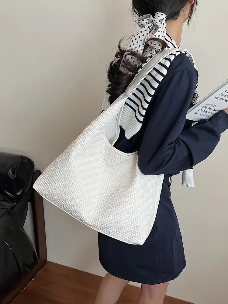 Stylish Woven Underarm Bag Large Capacity Single Shoulder - Image 9