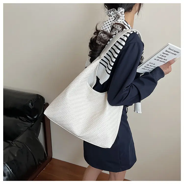 Stylish Woven Underarm Bag Large Capacity Single Shoulder — feature 14