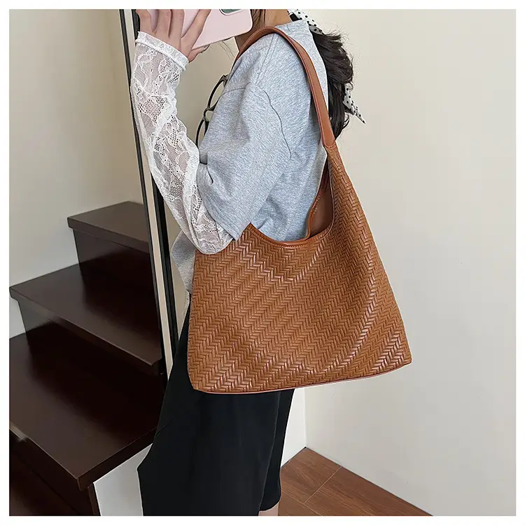 Stylish Woven Underarm Bag Large Capacity Single Shoulder — feature 16