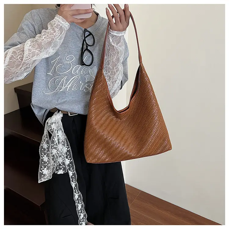 Stylish Woven Underarm Bag Large Capacity Single Shoulder — feature 17