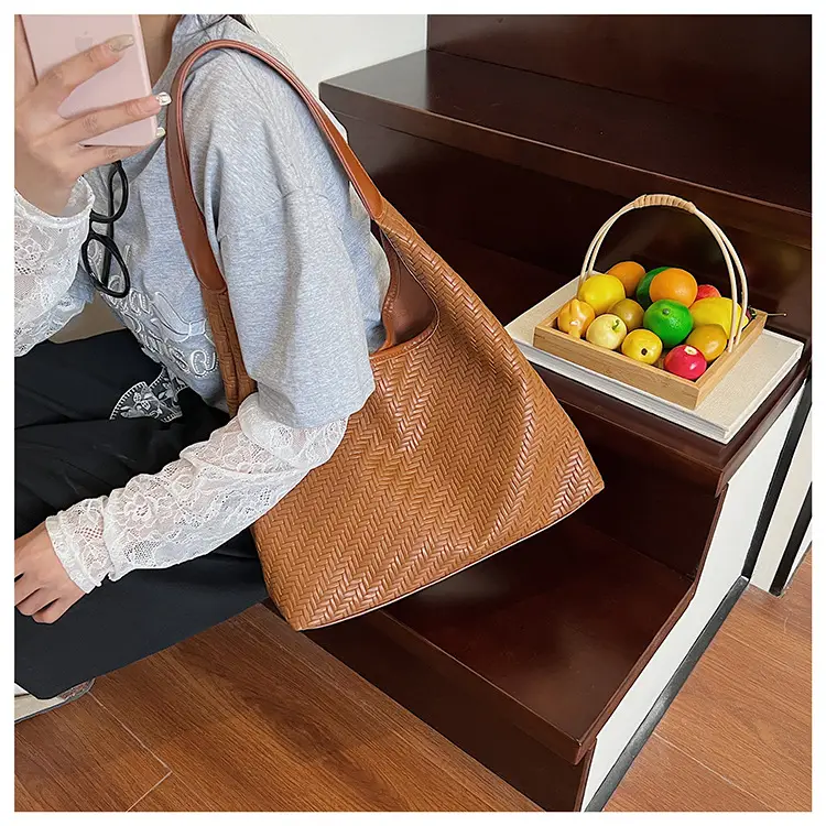 Stylish Woven Underarm Bag Large Capacity Single Shoulder — feature 18