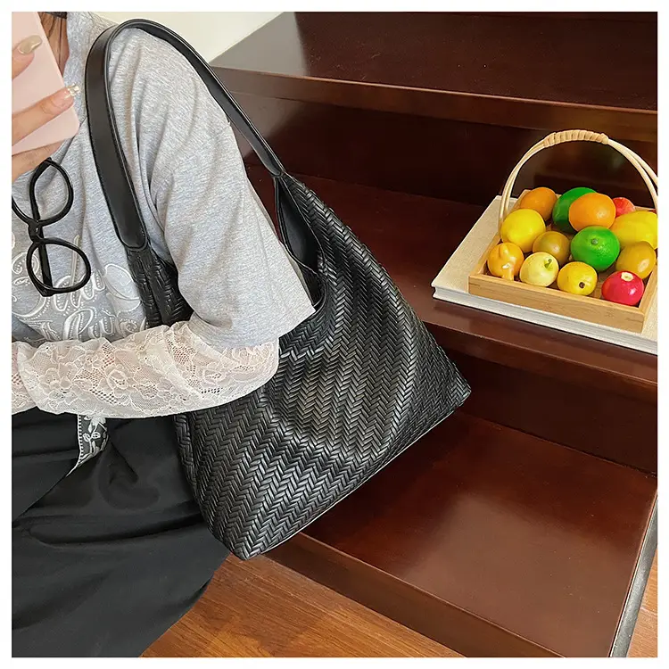 Stylish Woven Underarm Bag Large Capacity Single Shoulder — feature 21