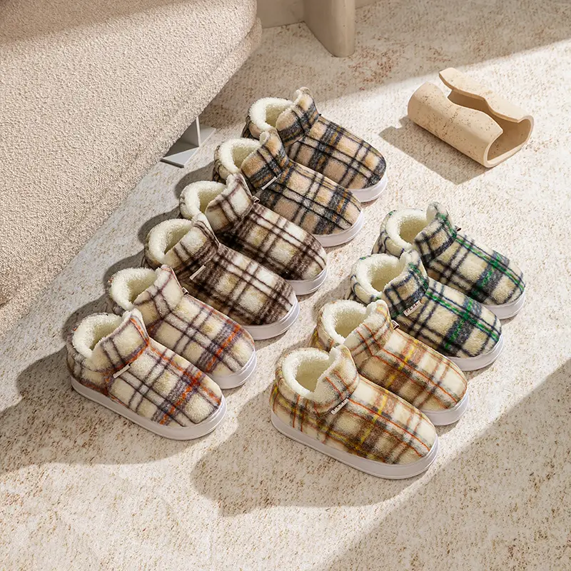Thick Plush Cotton Slippers for Women in Autumn and Winter, Fleece-Lined, Wear-Resistant, Comfortable for Home and Outdoor Wear, Warm Snow Boots for Men