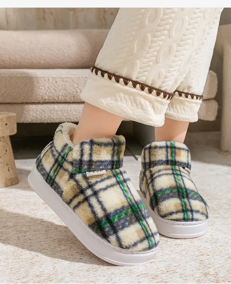 Thick Plush Cotton Slippers for Women in Autumn and Winter, Fleece-Lined, Wear-Resistant, Comfortable for Home and Outdoor Wear, Warm Snow Boots for Men — feature 19