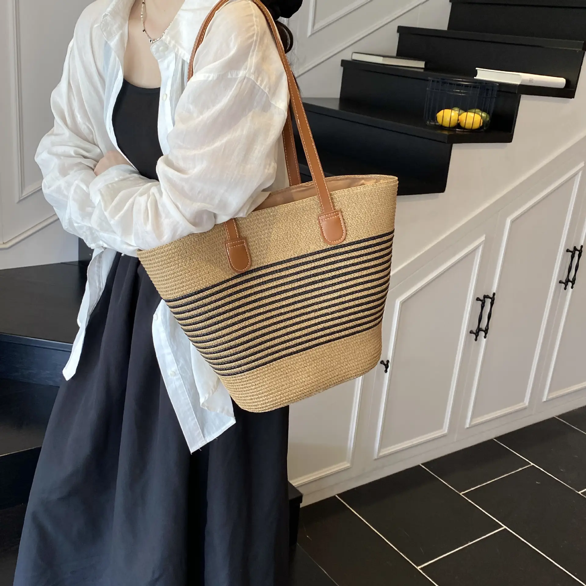 Women's Woven Straw Shoulder Bag Large Capacity Summer 2025 - Image 6