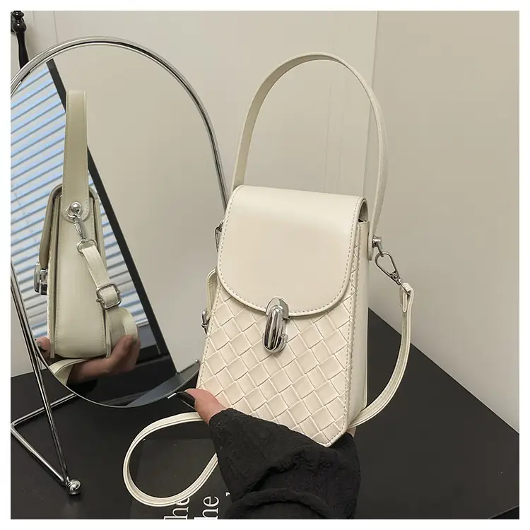 White Embroidered Shoulder Bag for Women 2025 — feature 22