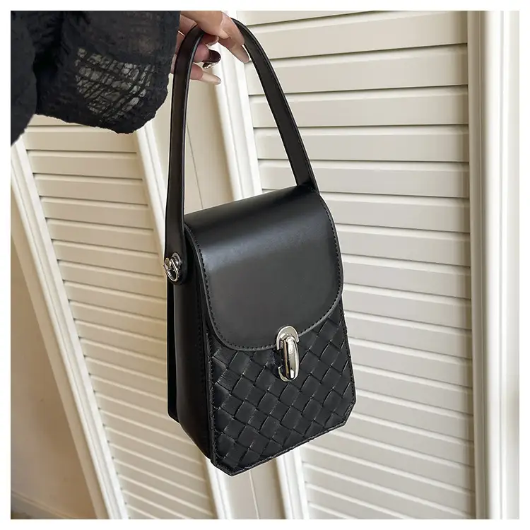 White Embroidered Shoulder Bag for Women 2025 — feature 36