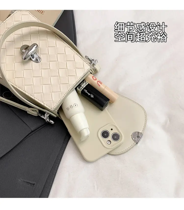 White Embroidered Shoulder Bag for Women 2025 — feature 6