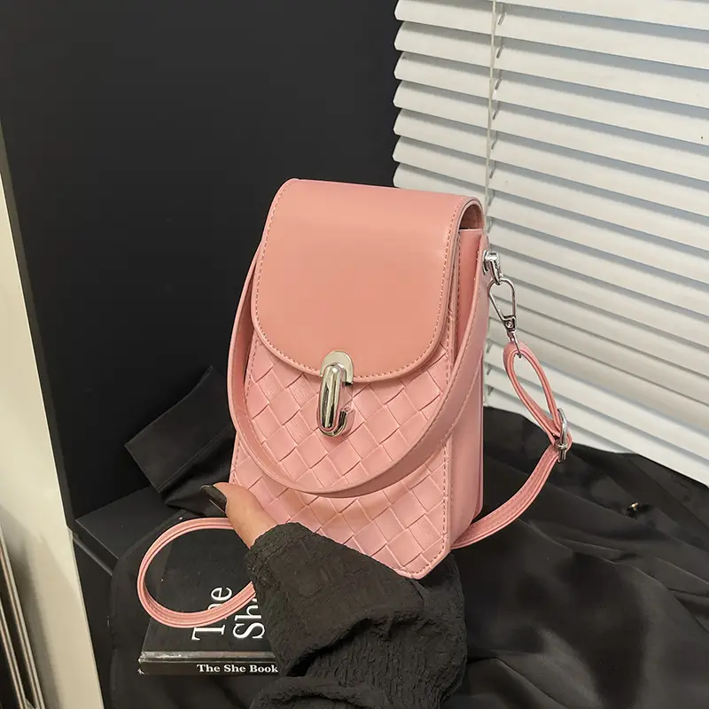 White Embroidered Shoulder Bag for Women 2025