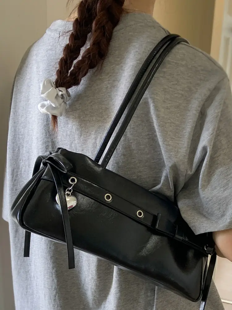 Women's Red Leather Shoulder Bag with Zipper Compartment - Image 8