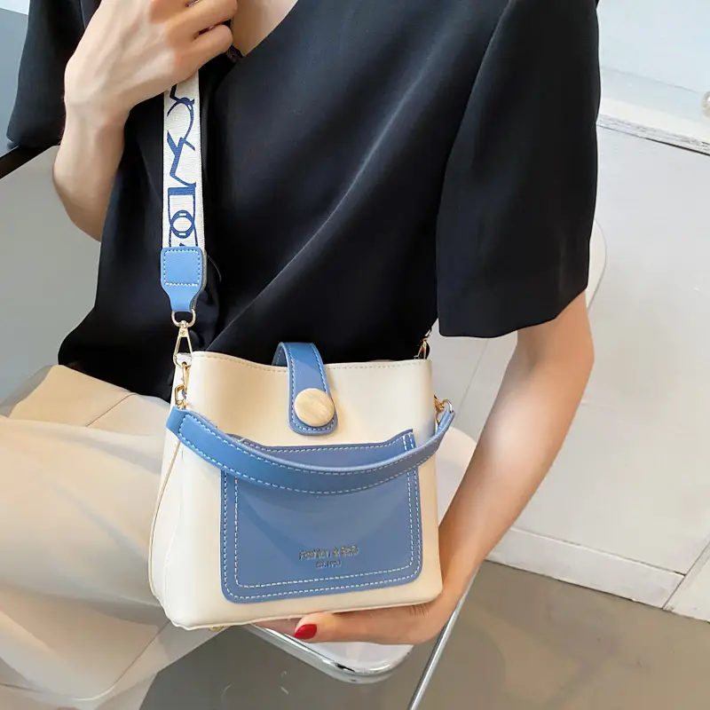 Trendy Women's Beige Leather Shoulder Bag with Crossbody Strap - Image 7