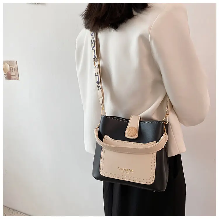 Trendy Women's Beige Leather Shoulder Bag with Crossbody Strap — feature 16
