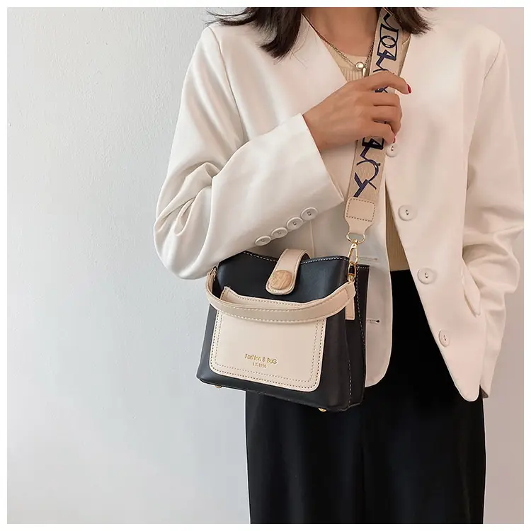 Trendy Women's Beige Leather Shoulder Bag with Crossbody Strap — feature 17