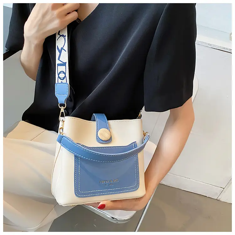 Trendy Women's Beige Leather Shoulder Bag with Crossbody Strap — feature 19