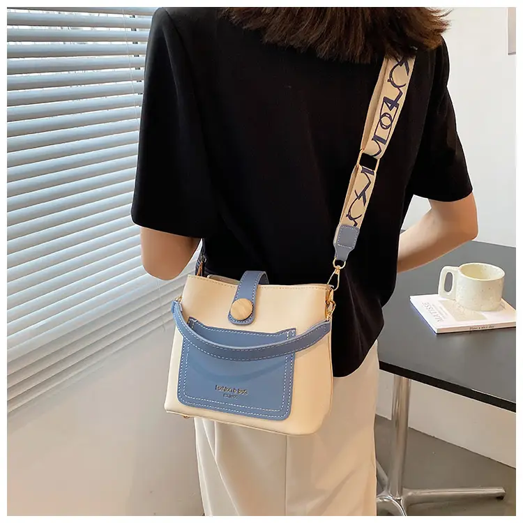 Trendy Women's Beige Leather Shoulder Bag with Crossbody Strap — feature 20