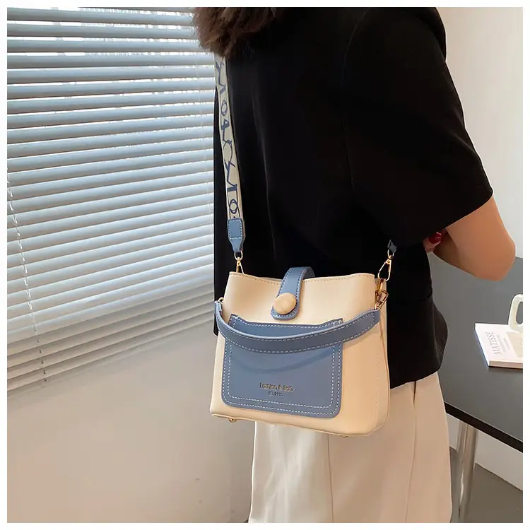 Trendy Women's Beige Leather Shoulder Bag with Crossbody Strap — feature 21