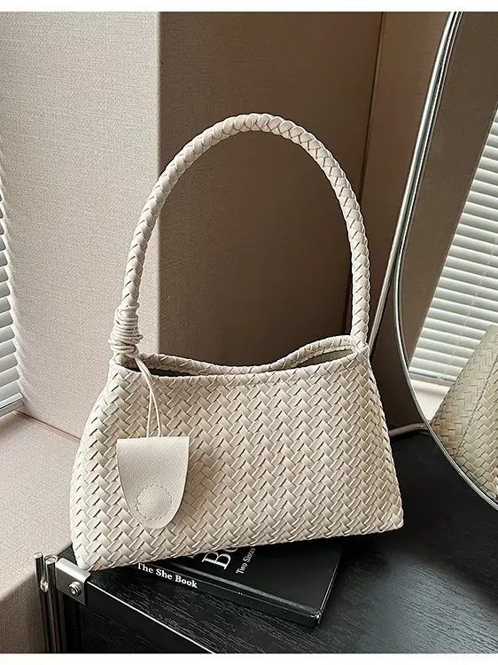 Red Woven Cross-Border Bag for Women Summer 2026 - Image 9