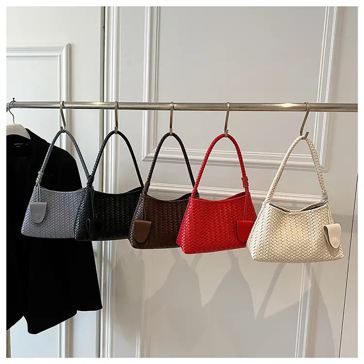 Red Woven Cross-Border Bag for Women Summer 2026 — feature 1