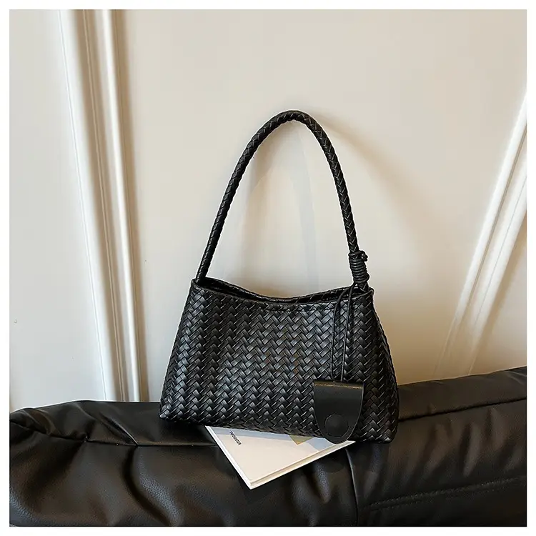Red Woven Cross-Border Bag for Women Summer 2026 — feature 12