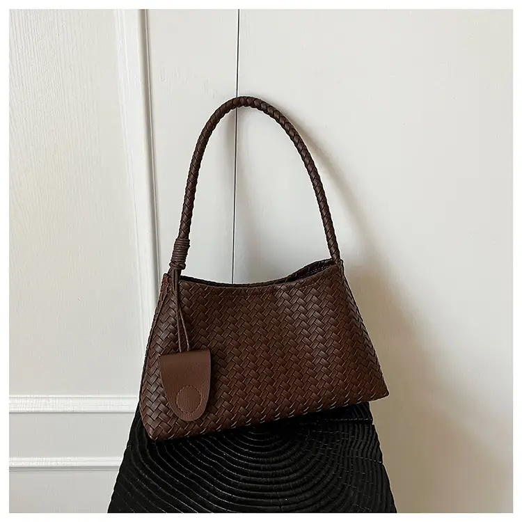Red Woven Cross-Border Bag for Women Summer 2026 — feature 13