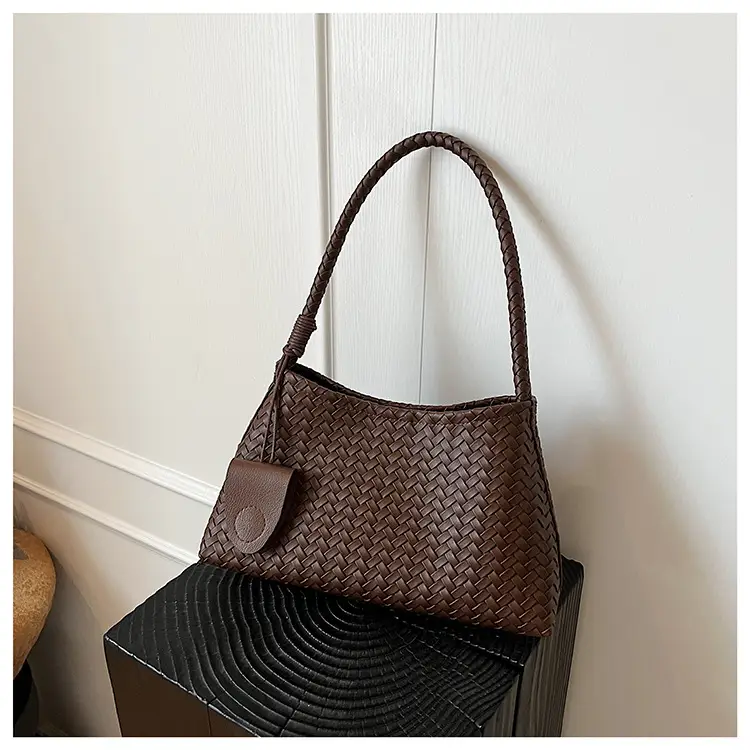 Red Woven Cross-Border Bag for Women Summer 2026 — feature 14